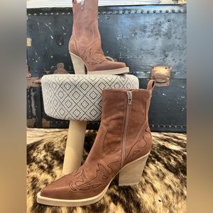 Dolce Vita Booties